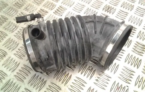 Audi RS4 Air intake duct part 8E0129627M