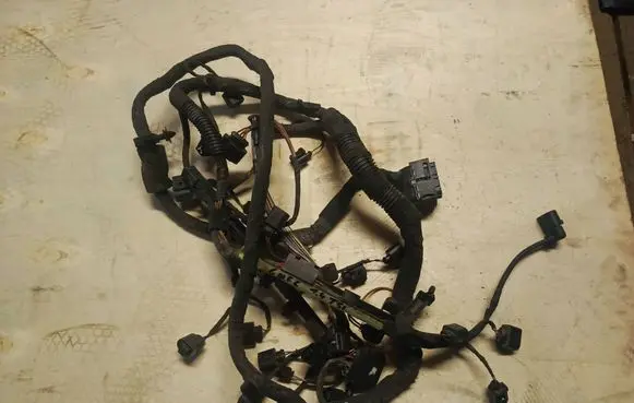Volkswagen Golf VI Engine installation wiring loom 
