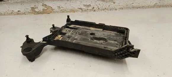 Seat Leon (5F) Battery tray 5Q0915321 5Q0915321H 5Q0915321J