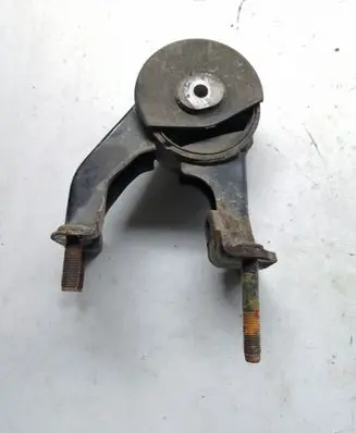 Toyota Avensis T250 Engine mount bracket 123710R010