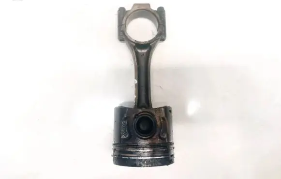 Volkswagen Caddy Piston with connecting rod