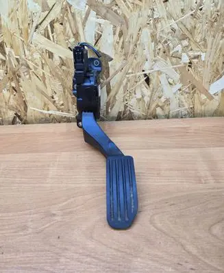 Volvo S60 Accelerator throttle pedal 31329060 C95YE02 6PV01083403