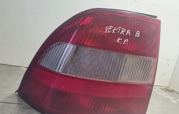Opel Vectra B Tail light bulb cover holder 37370751