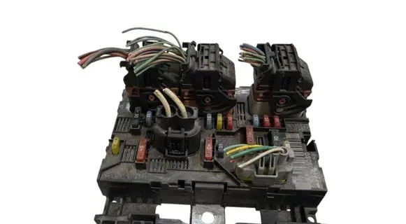 Citroen C4 I Picasso Fuse module 9661708080