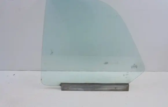 Volkswagen Golf III Rear side window