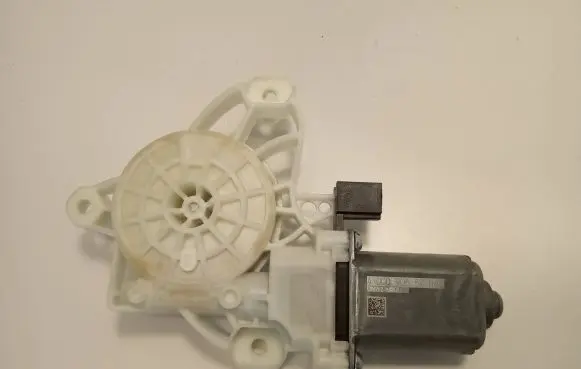 Mercedes-Benz GLC AMG Front door window regulator motor A0009065706 A76187112 0015544077