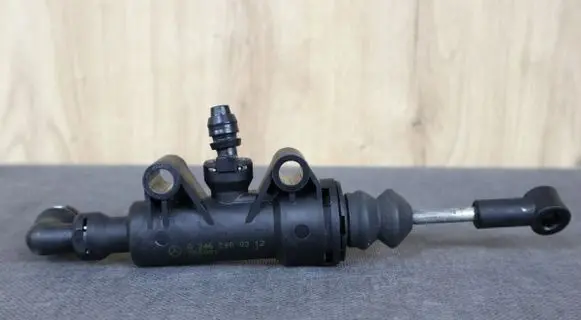 Mercedes-Benz B W246 W242 Clutch slave cylinder 2462900312 A2462900312