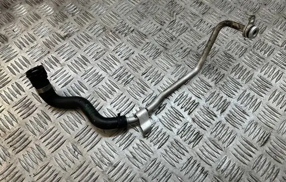 Engine coolant pipe/hose