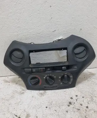 Toyota Yaris Climate control unit 554050D130B0
