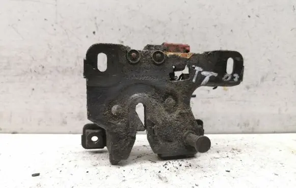 Engine bonnet/hood lock/catch
