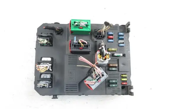 Peugeot 407 Central body control module S120104600