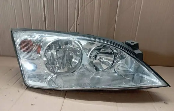 Ford Mondeo Mk III Headlight/headlamp 1S7113005AM 0301174202