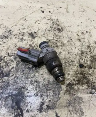 Mitsubishi Colt Fuel injectors set MR988977
