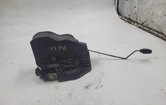 BMW X3 E83 Front door lock