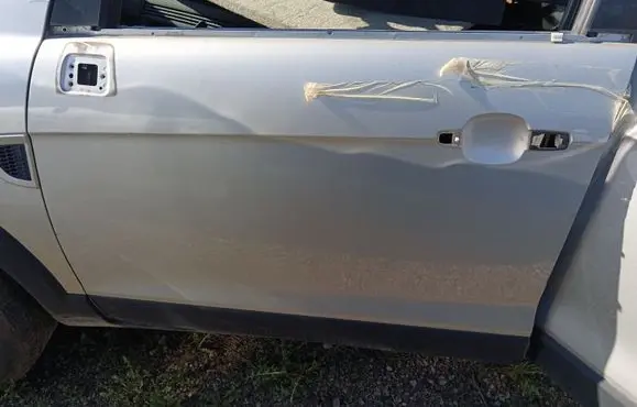 Chevrolet Captiva Front door