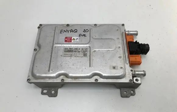 Voltage converter inverter