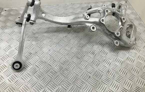 Front wheel hub