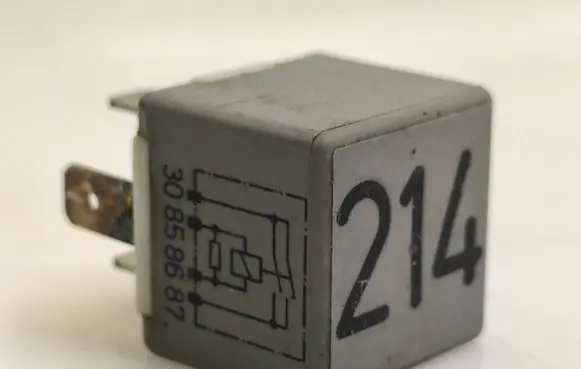 Audi A4 S4 B5 8D Other relay 443951253K