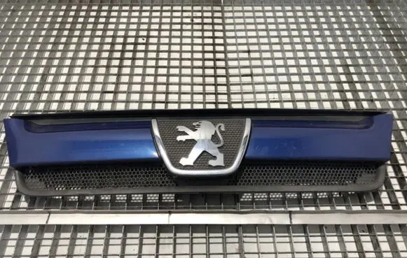 Peugeot Boxer Front grill 1304703070