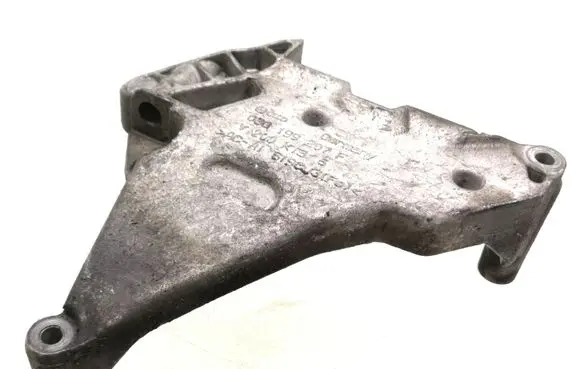 Volkswagen PASSAT B6 Engine mounting bracket 03G199207F