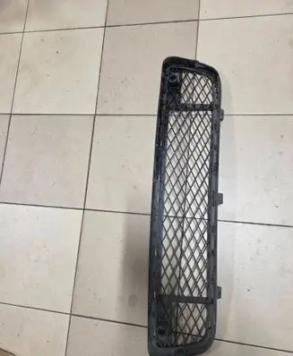 BMW X5 E70 Front bumper lower grill 7163956