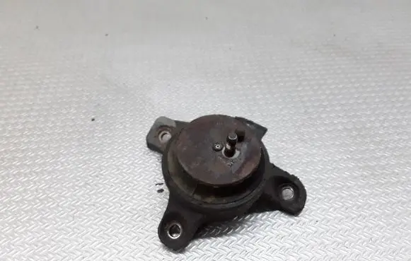 Subaru B9 Tribeca Engine mount bracket