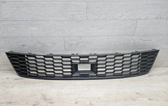 Skoda Octavia Mk3 (5E) Front bumper lower grill 5E0853677H