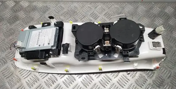 Toyota Prius (XW50) Center console 5880447120