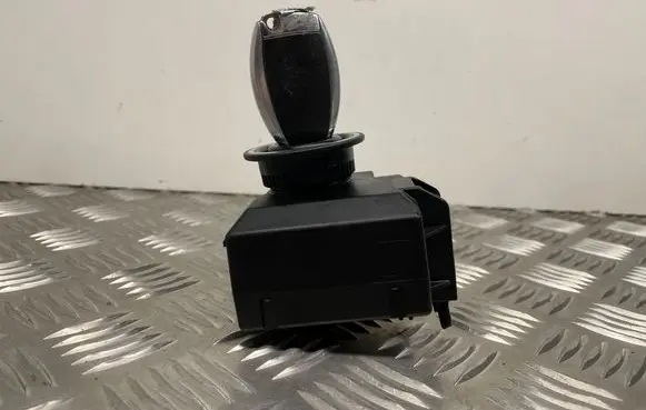 Mercedes-Benz C W204 Ignition lock A2079052600