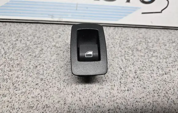BMW 1 F20 F21 Electric window control switch 9208106
