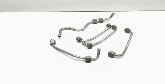 BMW 3 E90 E91 Fuel injector supply line/pipe 