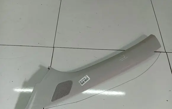 (C) pillar trim