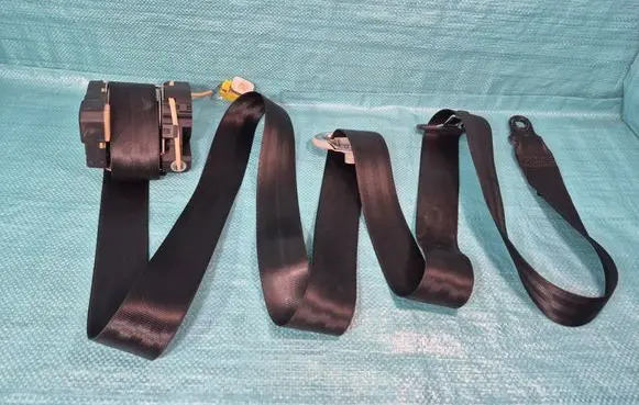 Volkswagen Caddy Front seatbelt 2K0857806B 65591 040502