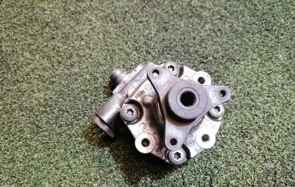 Renault Master III Power steering pump 491100915R