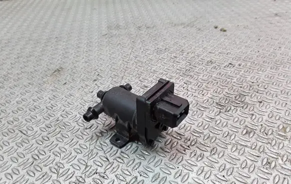 Mercedes-Benz E W210 Turbo solenoid valve A2026000178