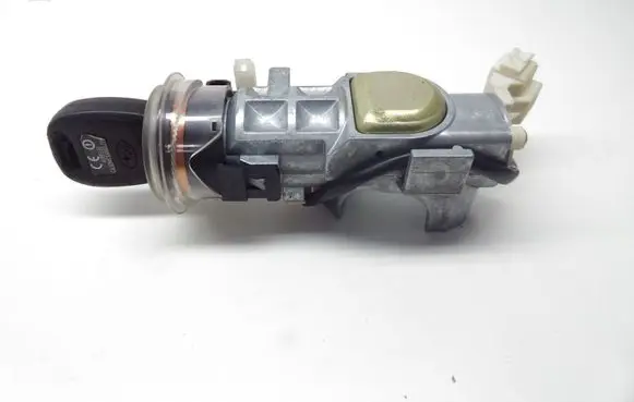 Subaru Legacy Ignition lock 88215AG000 X1T25971 3925