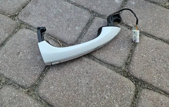 Opel Insignia B Front door exterior handle 