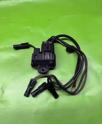 BMW 5 F10 F11 Glow plug pre-heat relay 8570087 121018 0522120103