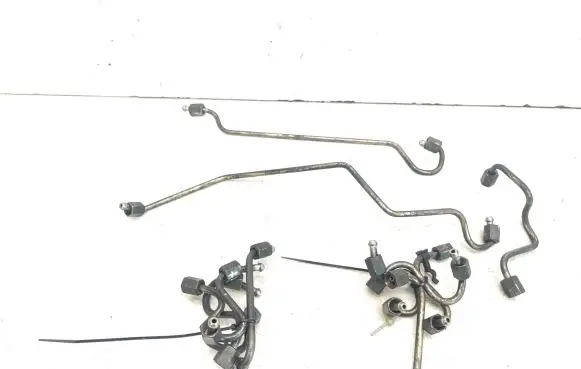 Audi A8 S8 D2 4D Fuel injector supply line/pipe 