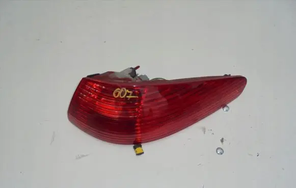 Peugeot 607 Rear/tail lights