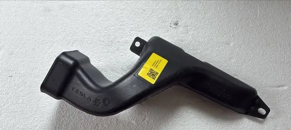 Tesla Model Y Cabin air duct channel 164359300A 1643593