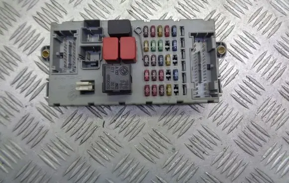 Fiat Punto (188) Fuse box cover 51735170