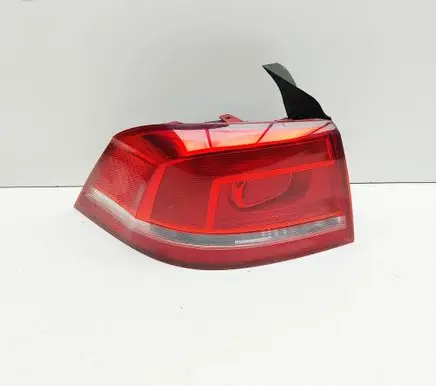 Volkswagen PASSAT B7 Rear/tail lights 3AE945095F