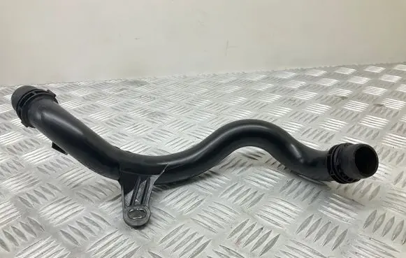 Audi A4 S4 B9 Engine coolant pipe/hose 04L121071G