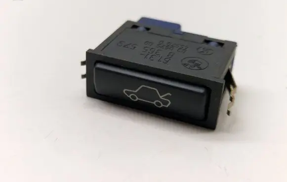BMW 7 E38 Tailgate opening switch 8365579