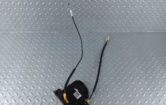Cadillac XTS Front door lock 13586151 3031898 3035076