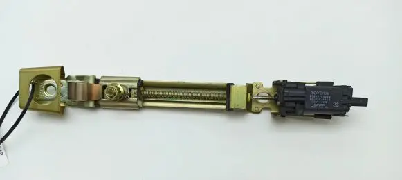 Lexus LS 430 Seat belt adjustment motor 8564250050 1620006410 C614002
