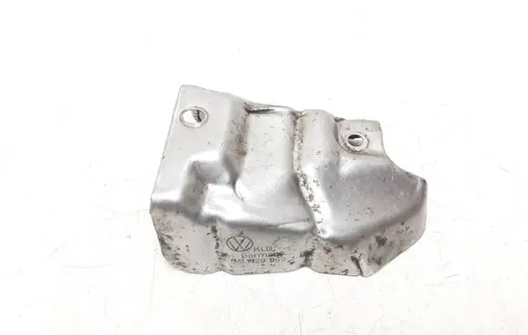 Volkswagen PASSAT B8 Heat shield in engine bay 04L129969J