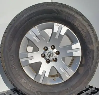 Nissan Pathfinder R51 R17 alloy rim 