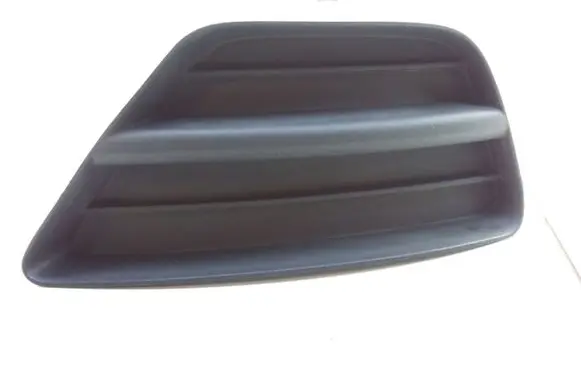 Ford Focus Front bumper lower grill 2M5119952A